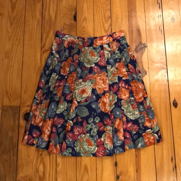 Vintage Dresses & Skirts - Vintage floral skirt